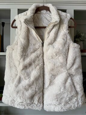 Nicole Miller Original Cream Faux Fur Reversible Zip Puffer Vest, Small
